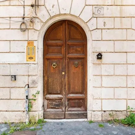 Delightful Flat In The Heart Of Trastevere Apartment *